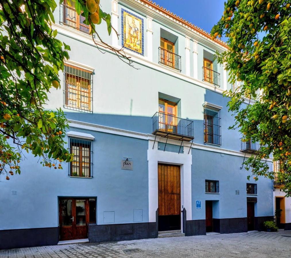 Palacio Del Siglo XVII Frente A Los Jardines De Murillo Siviglia Esterno foto