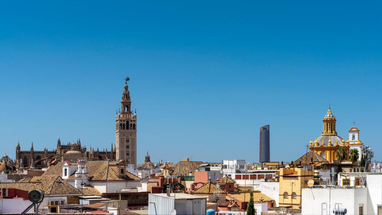 Palacio Del Siglo XVII Frente A Los Jardines De Murillo Siviglia Esterno foto